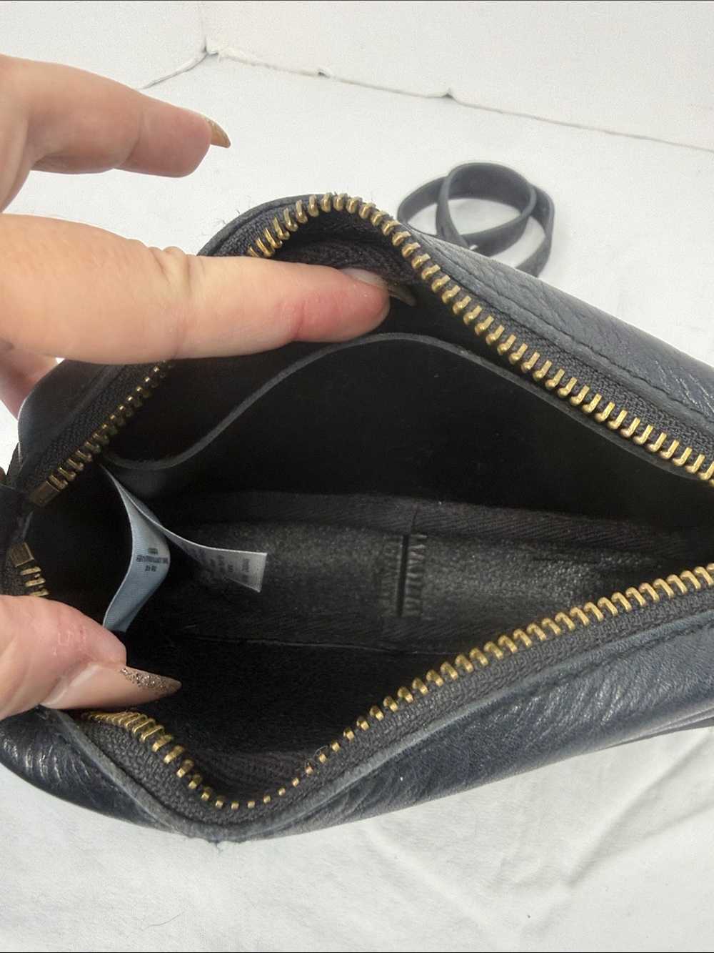 MadewellThe Leather Carabiner Mini Crossbody Bag - Picture 6 of 8